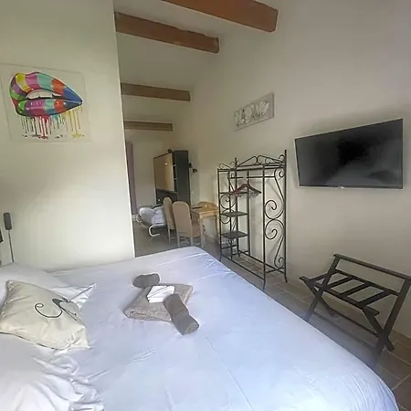 Logis Le Domaine De La Regaliere 3*
