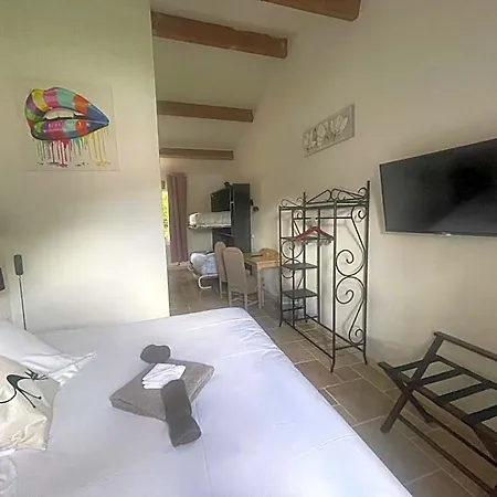 Logis Le Domaine De La Regaliere 3*